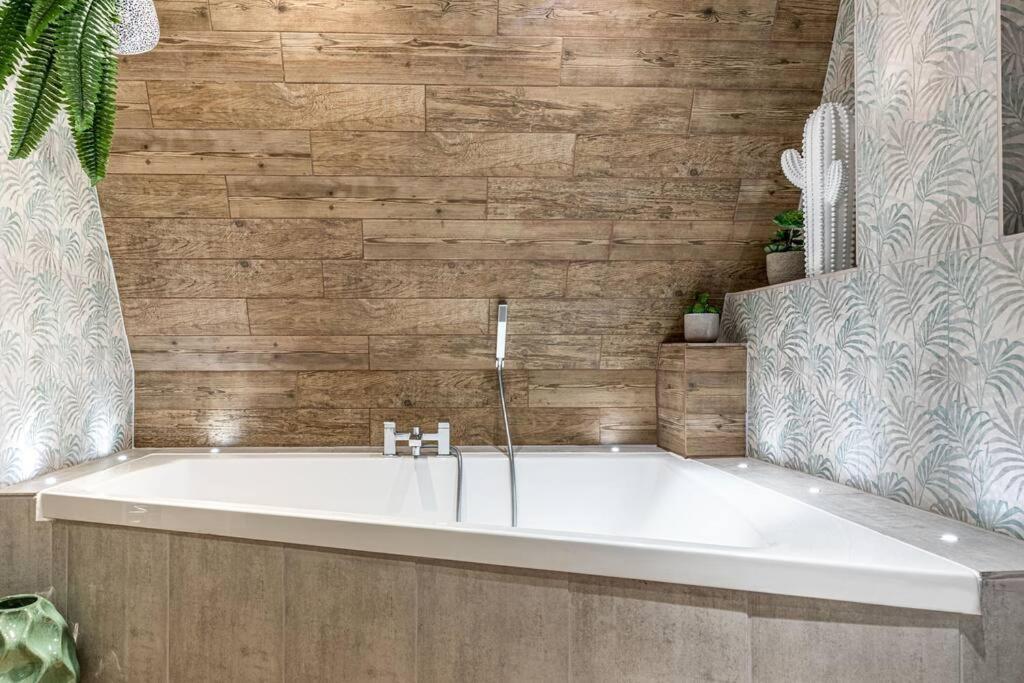 Apartamento Style & Opulence In Georgian Chapel W Parking Bath Exterior foto